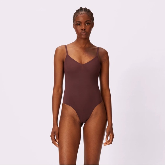 PARADE Silky Mesh Layering Triangle Bodysuit - Picture 2 of 4